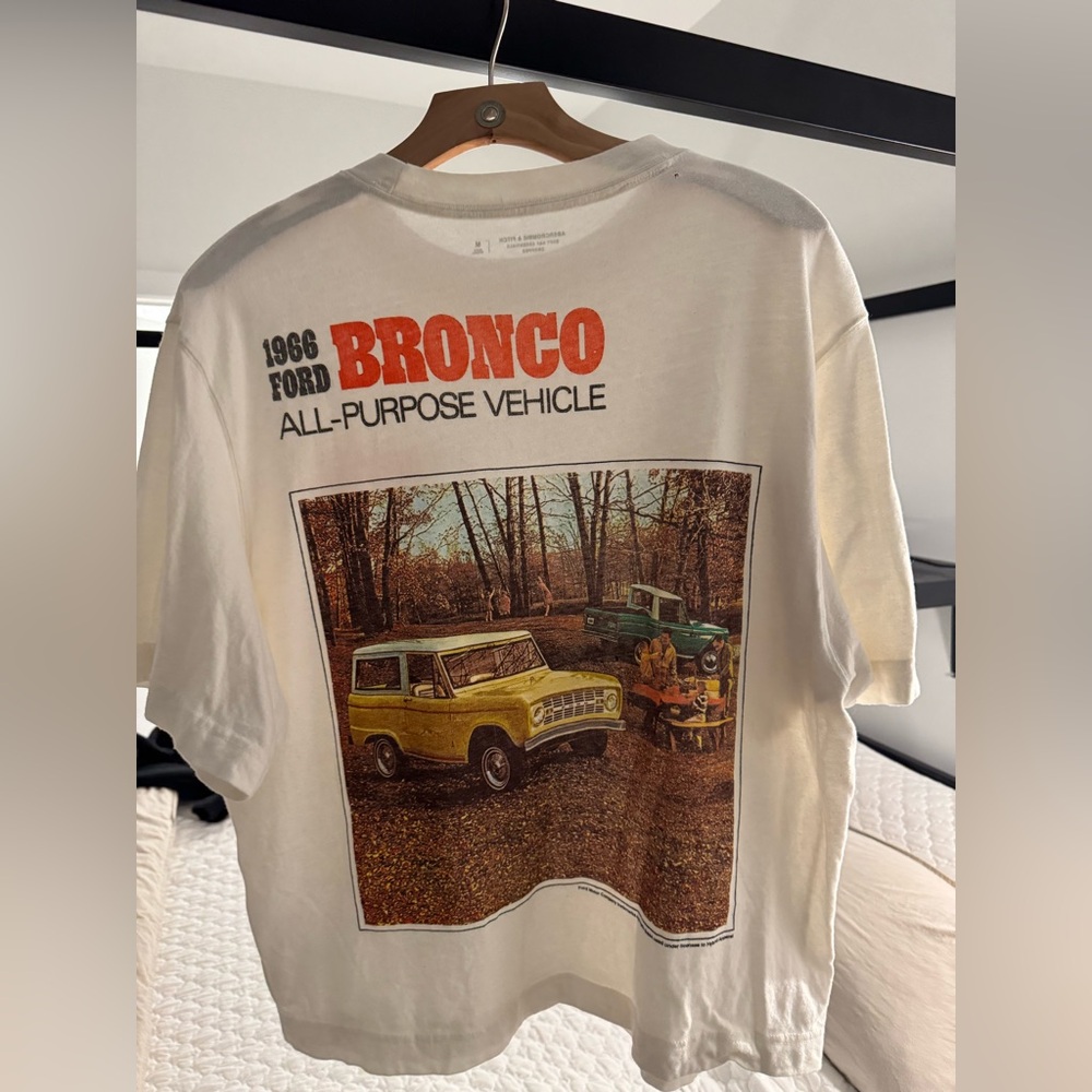 Abercrombie Men’s Cropped Graphic Tee